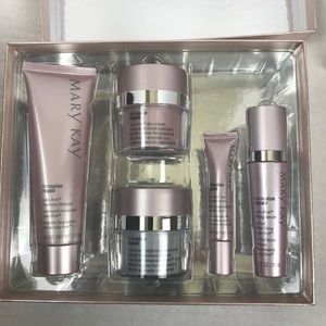 Mary Kay Timewise Repair Volu-Firm Set